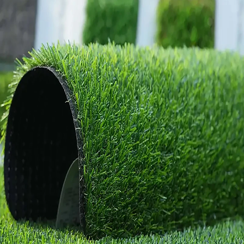 Green artificial turf roll for construction site hoardings and temporary fencing